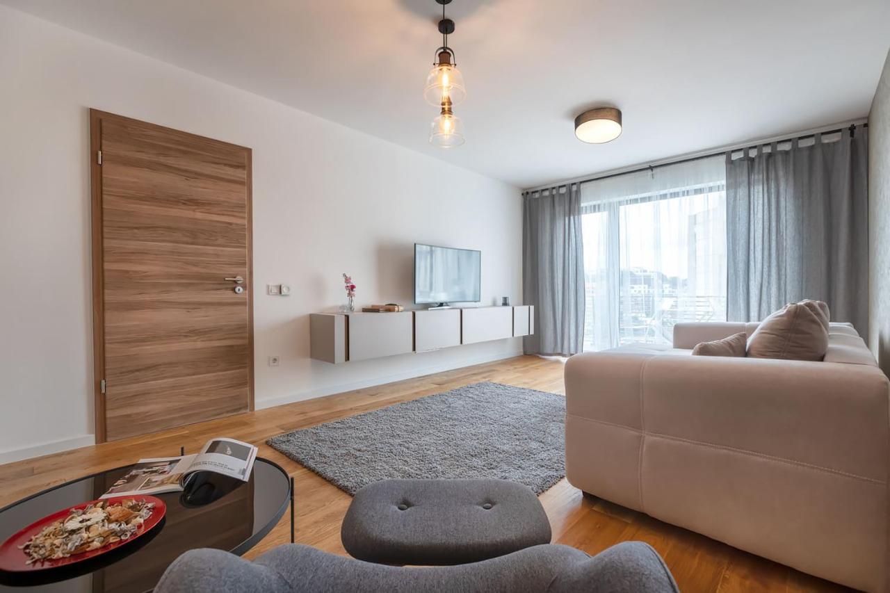 Cosmopolit Booking Braşov Dış mekan fotoğraf