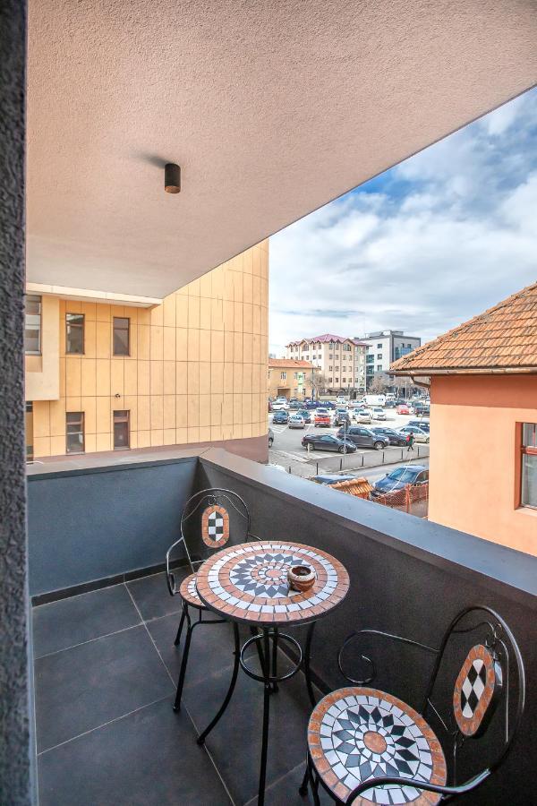 Cosmopolit Booking Braşov Dış mekan fotoğraf