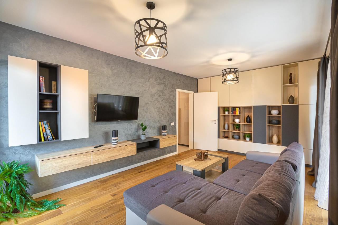 Cosmopolit Booking Braşov Dış mekan fotoğraf